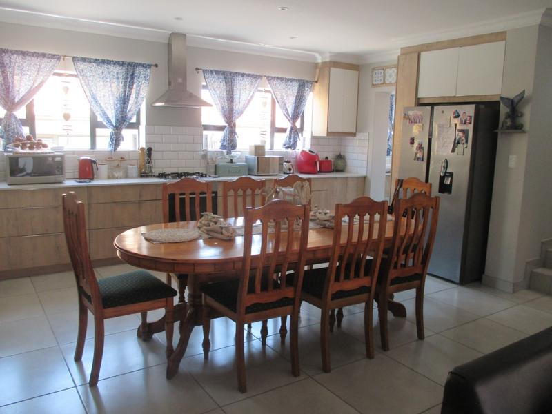 To Let 3 Bedroom Property for Rent in Dana Bay Western Cape